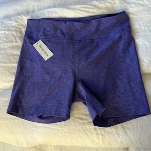 Outdoor Voices warmup 5” short, violet size XL